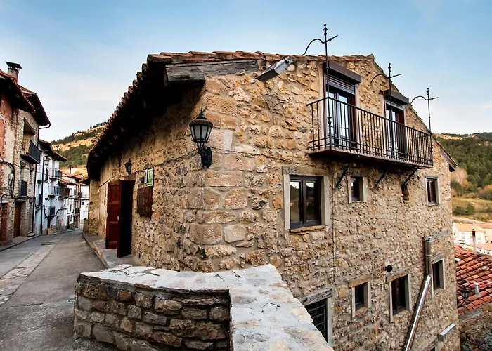 Palacio * Linares de Mora