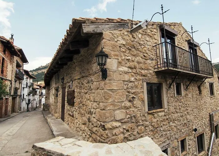 Palacio * Linares de Mora